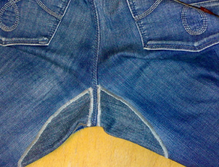 Как правильно зашить, заштопать дырки на джинсах между ног