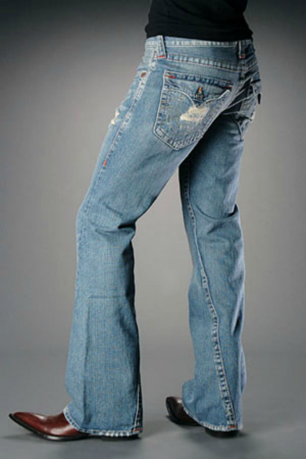 Модные мужские джинсы