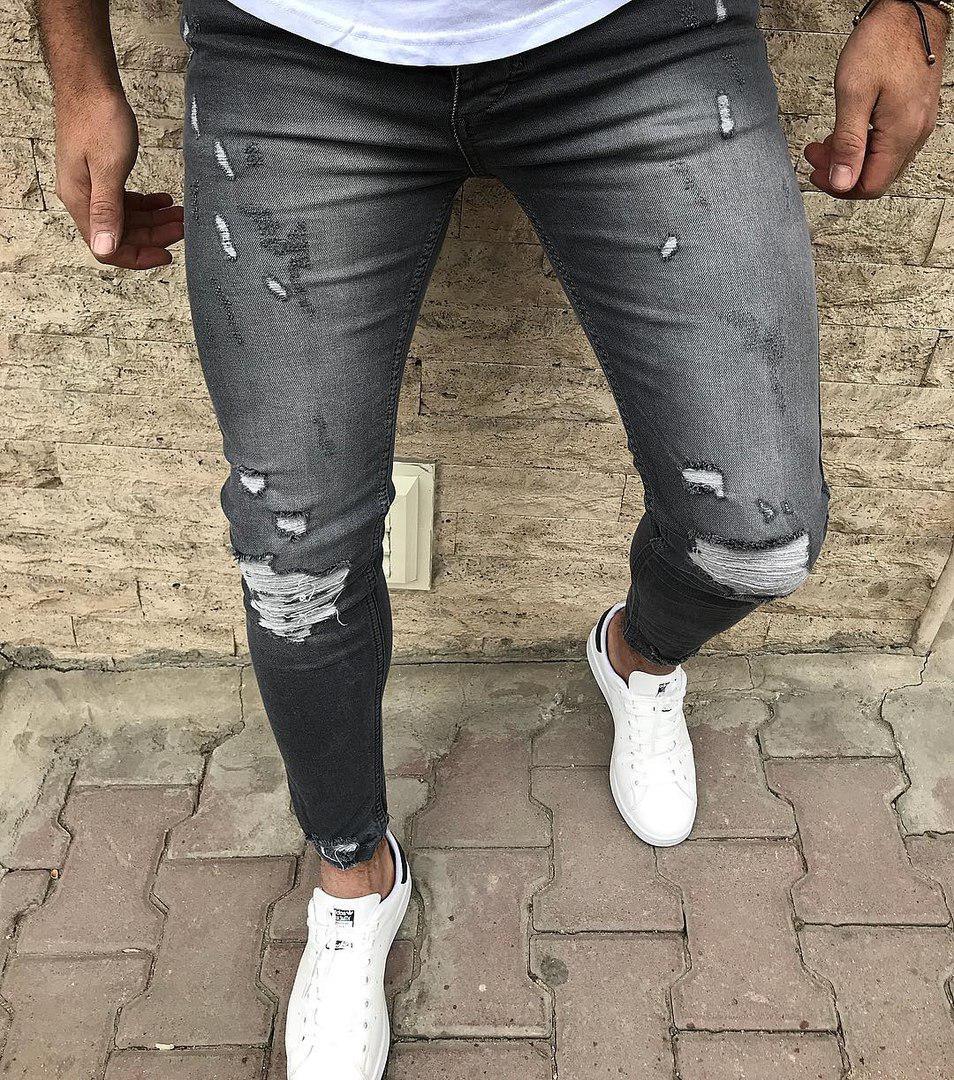 Мужские джинсы с дырками на коленях