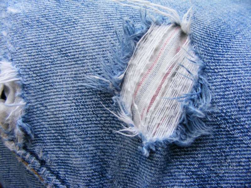 Как сделать имитацию потертости на джинсах