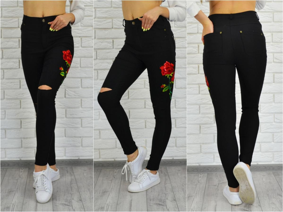 Женские черные джинсы с вышивкой рваные колени