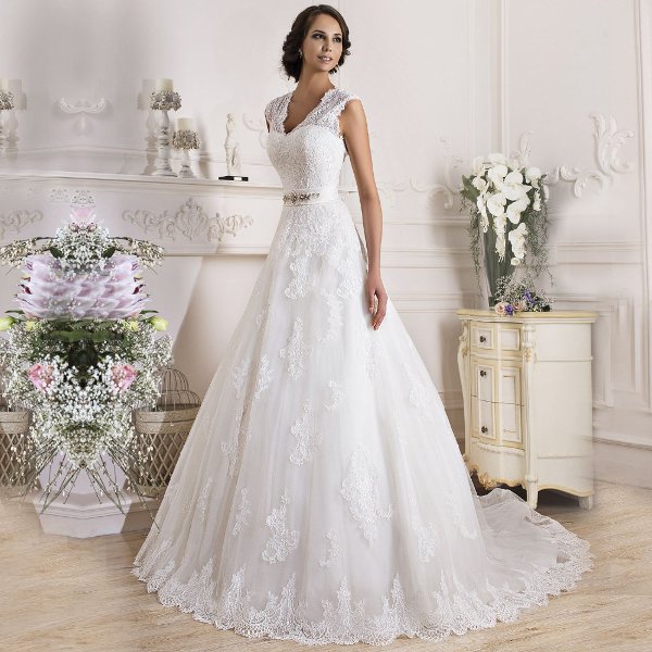 Белое свадебное платье формы А-линия