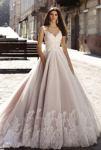 Красивый цвет платья