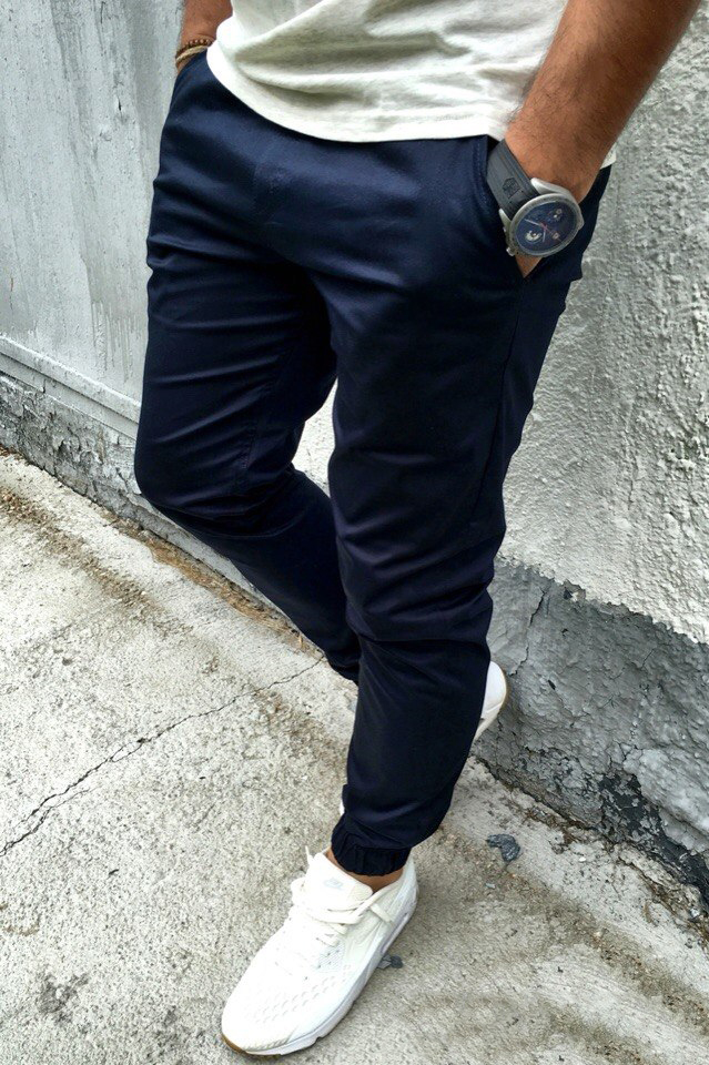 Приятный оттенок мужских штанов