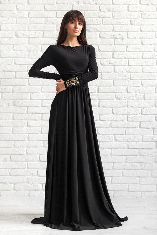 Чёрное платье в пол