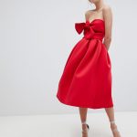 Красное платье с бантом