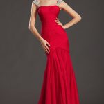 Платье красного оттенка