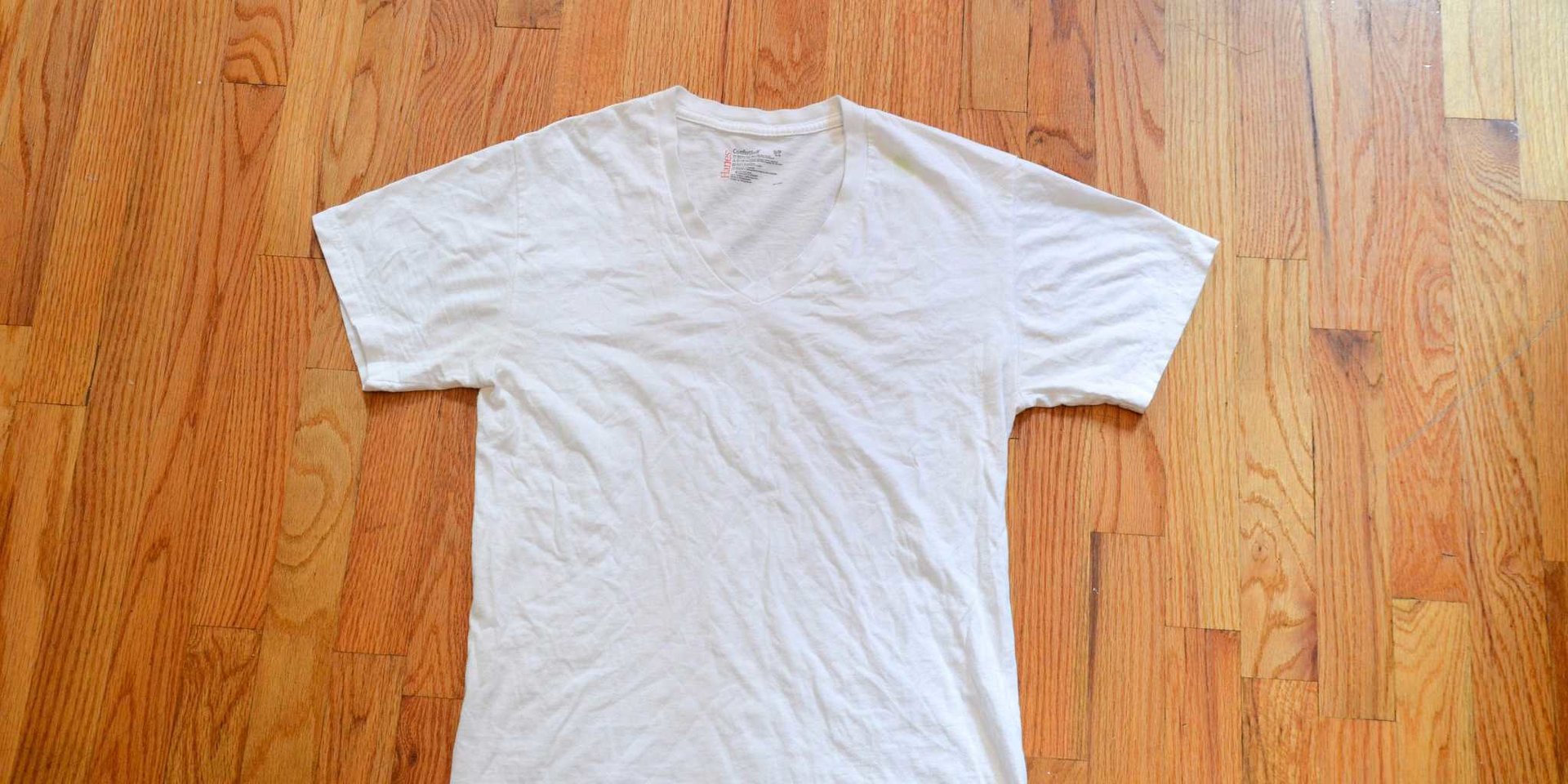 Чем стирать белые футболки из хлопка